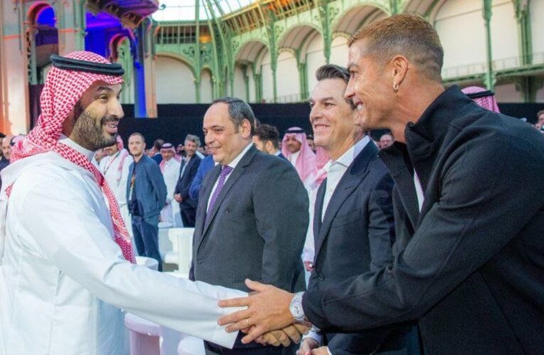 لقطة تجمع ولي العهد السعودي ورونالدو في باريس تلقى رواجاً