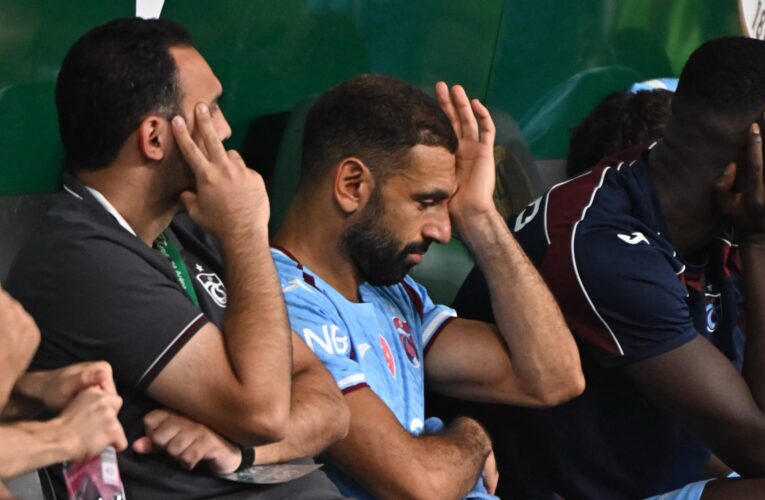 رأي.. عز الدين الكلاوي يكتب: مصائب محمد صلاح في تركيا لا تأتي فُرادى