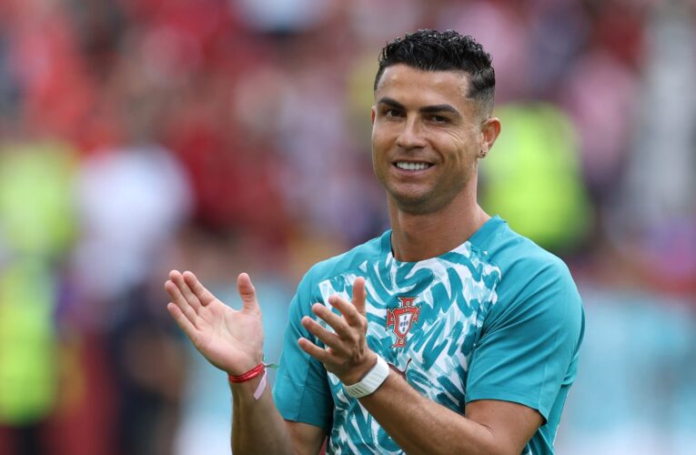 بصورتين ورمز تعبيري.. رونالدو يشارك متابعيه كواليس التحاقه بمعسكر البرتغال