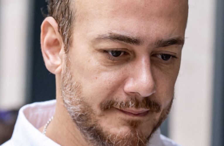 بعد صدور حكم بسجنه 10 سنوات.. والد سعد لمجرد: “ولدي مظلوم”