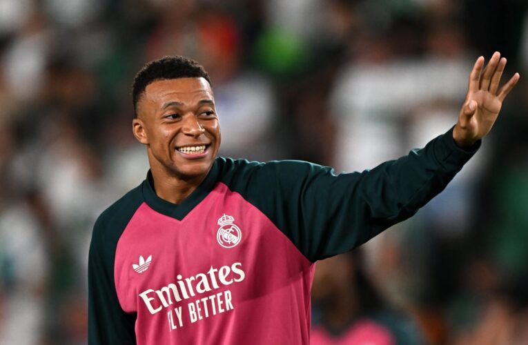 “تشاجرتُ حتى مع عمتي”.. مبابي يسخر من مزاعم خلافه مع ريال مدريد بسبب الكرة الذهبية