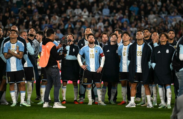 “المباراة التي تسببت بالقرار” و”أتعس ليلة في مسيرتي”.. أبرز ما قاله ميسي في ليلة وداع الأرجنتين