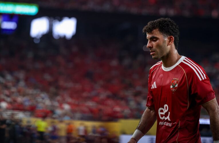لقطة ديربي القاهرة.. هذا ما فعله “زيزو” مع لاعبي الزمالك