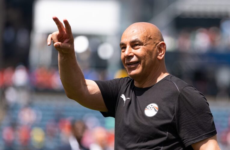 “فيفا” تعاقب حسام حسن و”زيكو”.. وأول تحرك من الاتحاد المصري
