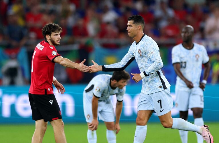 رونالدو يدعم كفاراتسخيليا بعد الإصابة.. ماذا كتب له؟